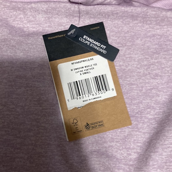 Workout top NWT XS
The North Face - Picture 3 of 4